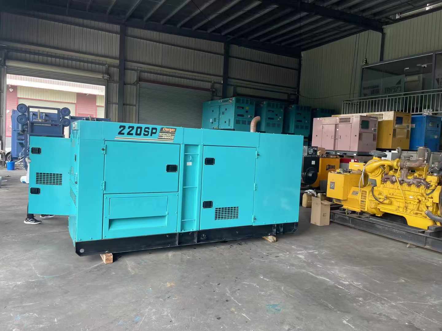 镇康800kW 柴油发电机的输出电流波动范围是多少?
