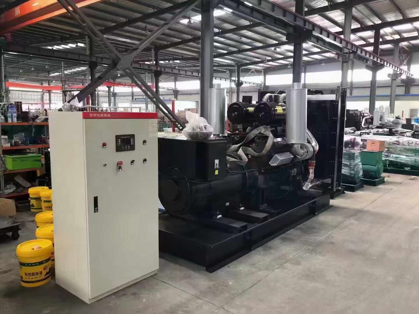 镇康柴油发电机运行时的噪音和振动水平如何？