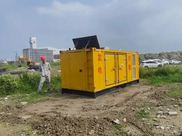 镇康200KW柴油发电机机组每小时的油耗量受哪些因素影响？